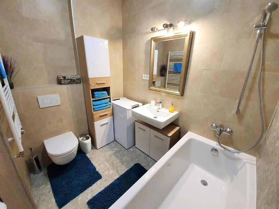 Comfy & Stylish Flat In The Centre + Parking Apartament *
